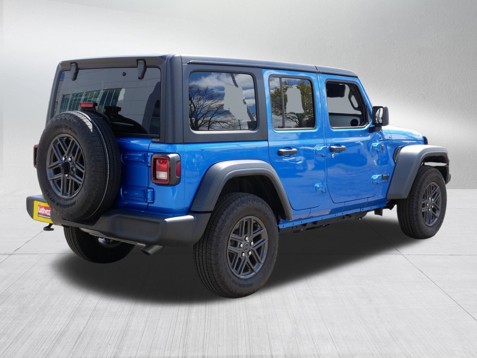 Used 2024 Jeep Wrangler Unlimited Sport AWD/4WD image 7