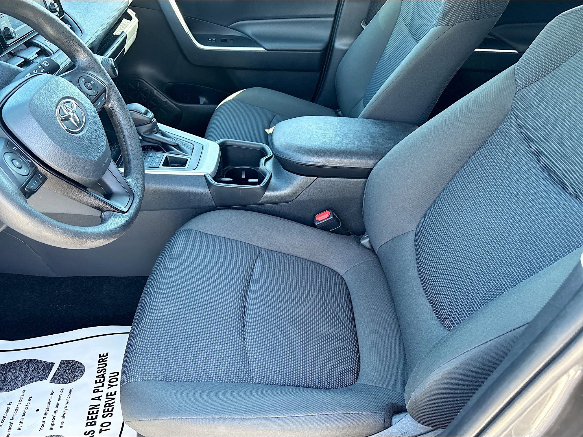 Used 2022 Toyota RAV4 LE image 18