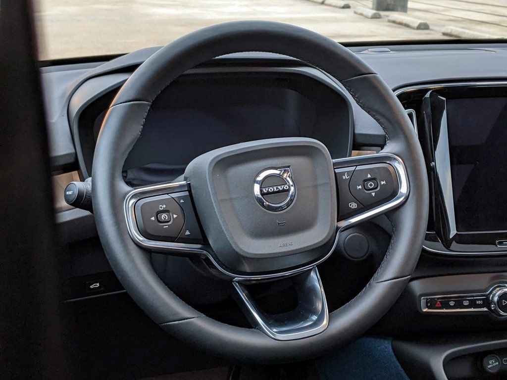 Certified 2024 Volvo XC40 Recharge Plus image 14