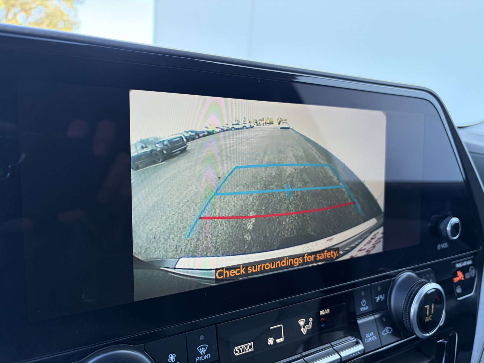 Used 2025 Toyota Highlander XLE AWD/4WD image 19