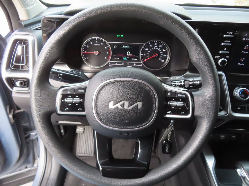 Used 2022 Kia Sorento LX image 4