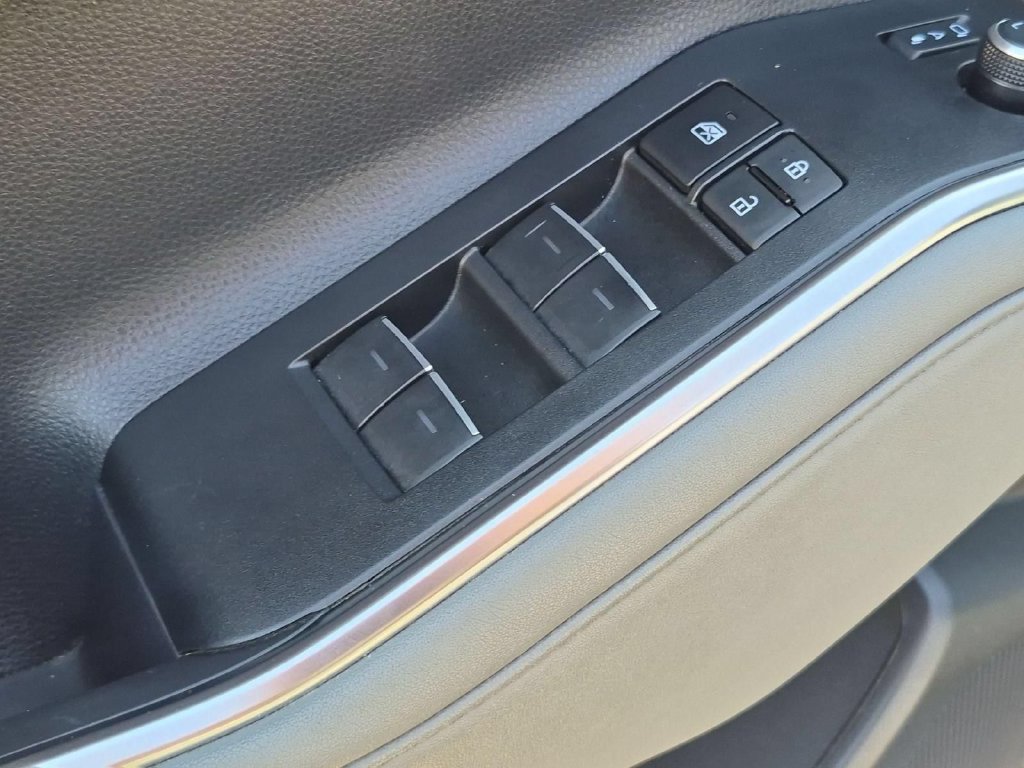 Used 2023 Toyota Highlander Limited AWD/4WD image 16