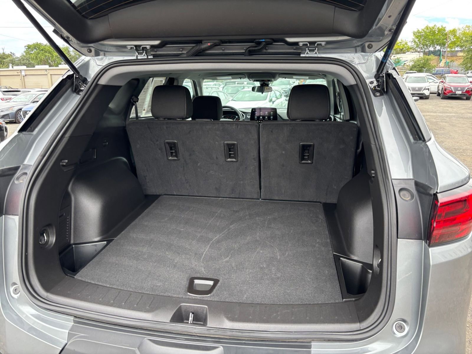 Used 2025 Chevrolet Blazer LT image 33