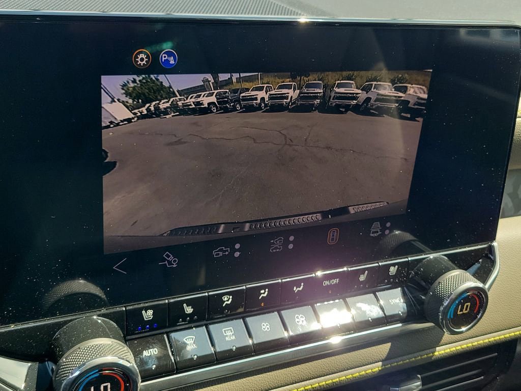 New 2026 Chevrolet Colorado ZR2 w/ Technology Package AWD/4WD image 9