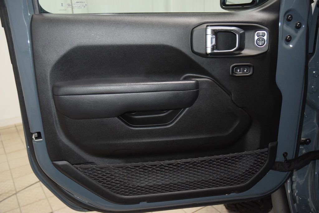 Used 2024 Jeep Wrangler Rubicon w/ Safety Group image 43