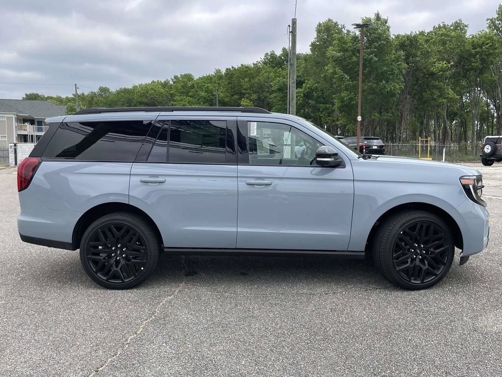 New 2026 Ford Expedition Platinum w/ Stealth Performance Package AWD/4WD video 2