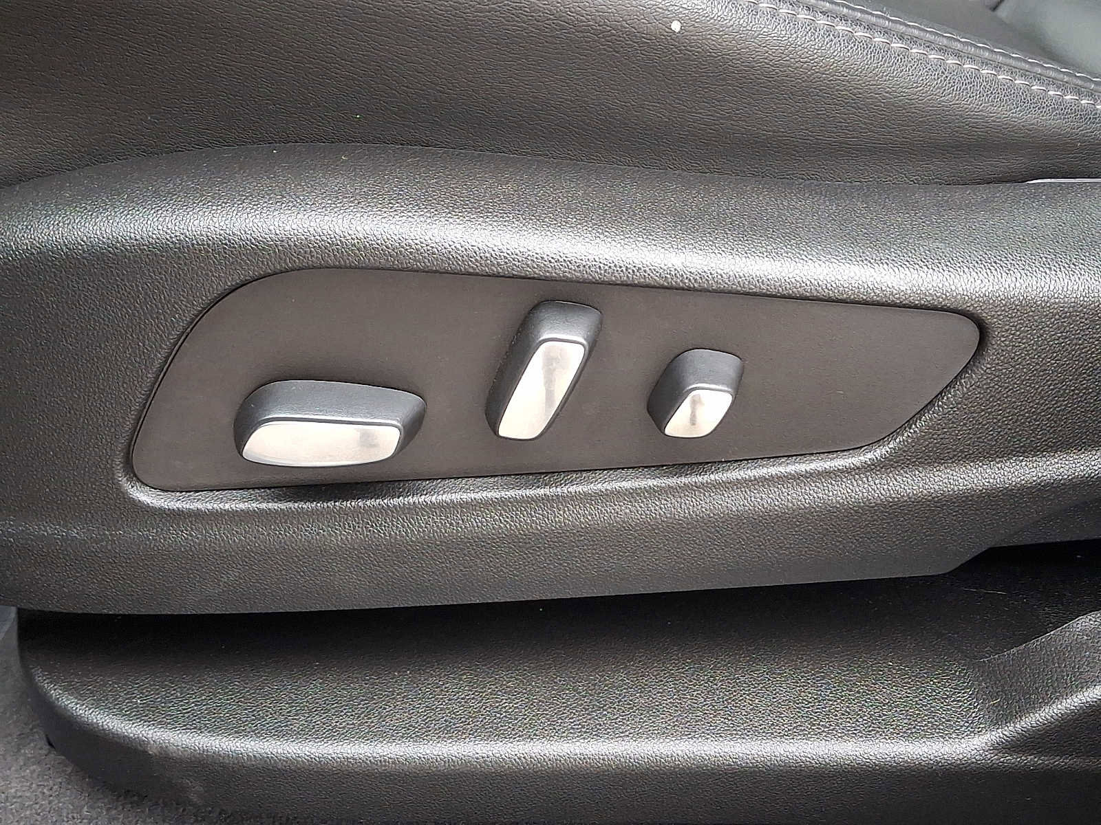 Certified 2024 Cadillac XT6 Premium Luxury w/ Technology Package image 18