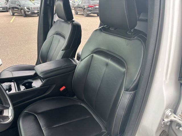 Used 2024 Jeep Grand Cherokee Limited w/ Black Appearance Package AWD/4WD image 15