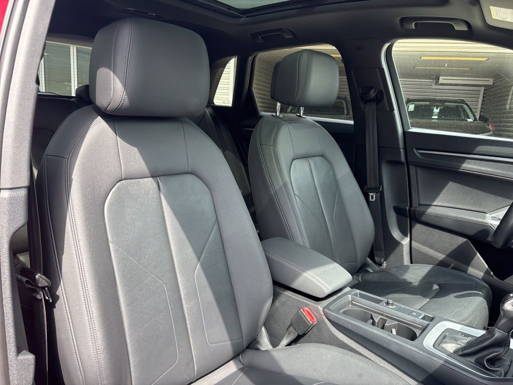 Used 2020 Audi Q3 2.0T Premium Plus w/ Premium Plus Package AWD/4WD image 16