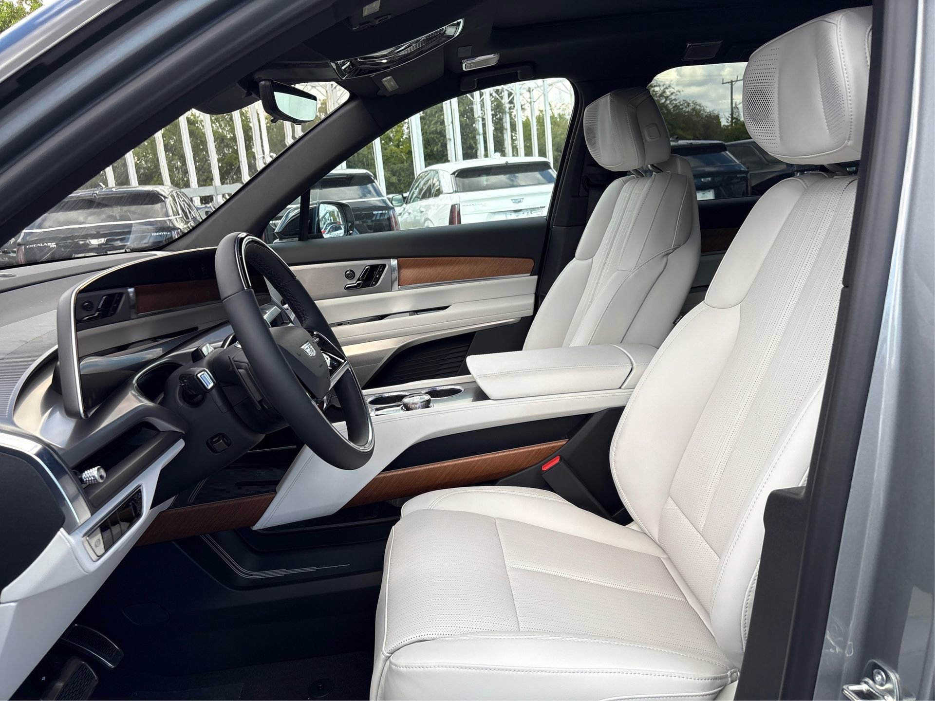 New 2026 Cadillac Vistiq Luxury image 9