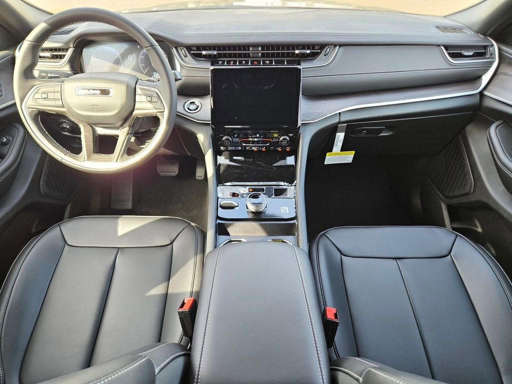 New 2025 Jeep Grand Cherokee Limited image 12