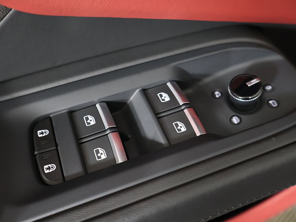 Used 2022 Lamborghini Urus AWD/4WD image 48