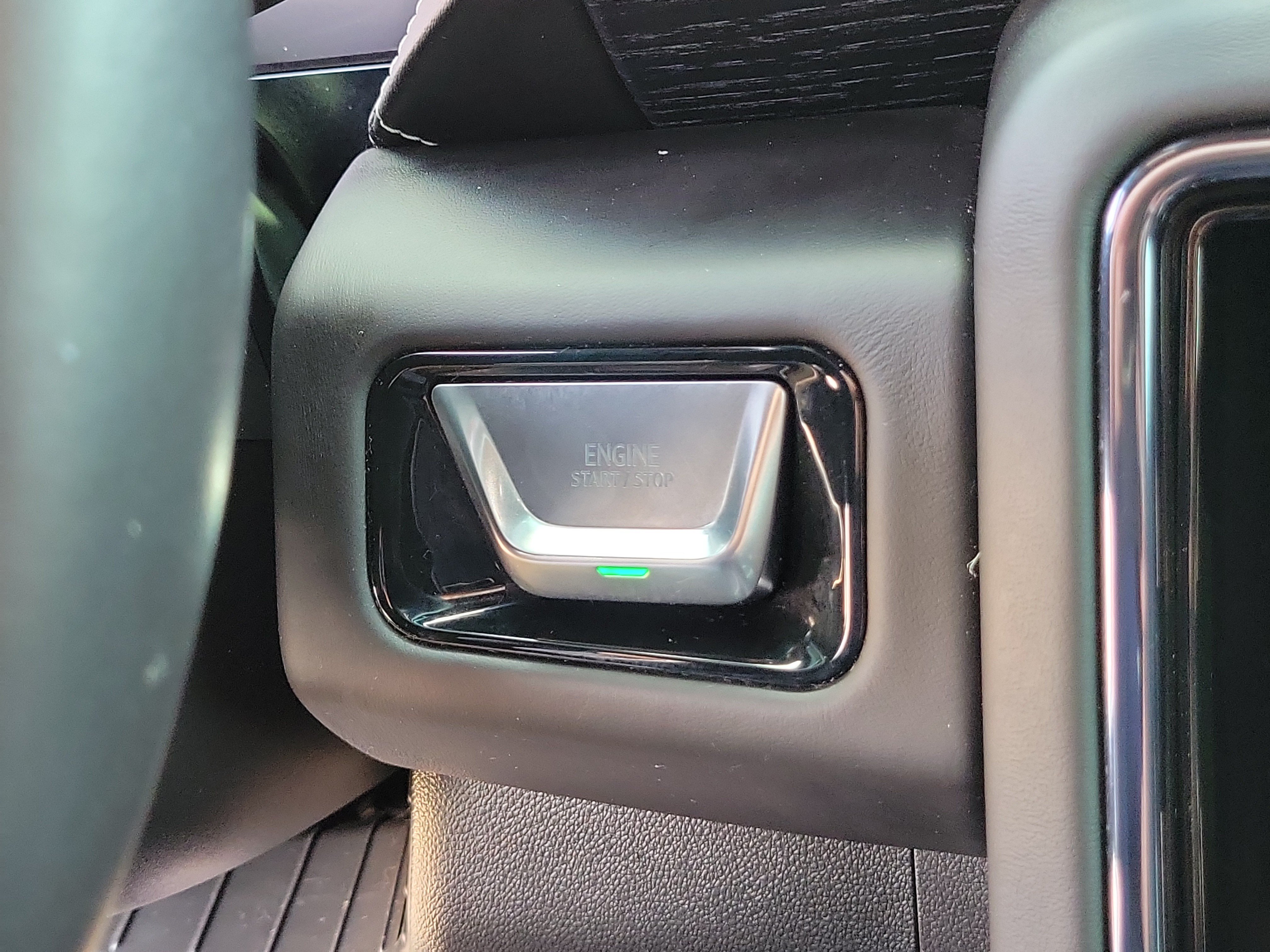 Used 2025 GMC Yukon XL AT4 Ultimate AWD/4WD image 30