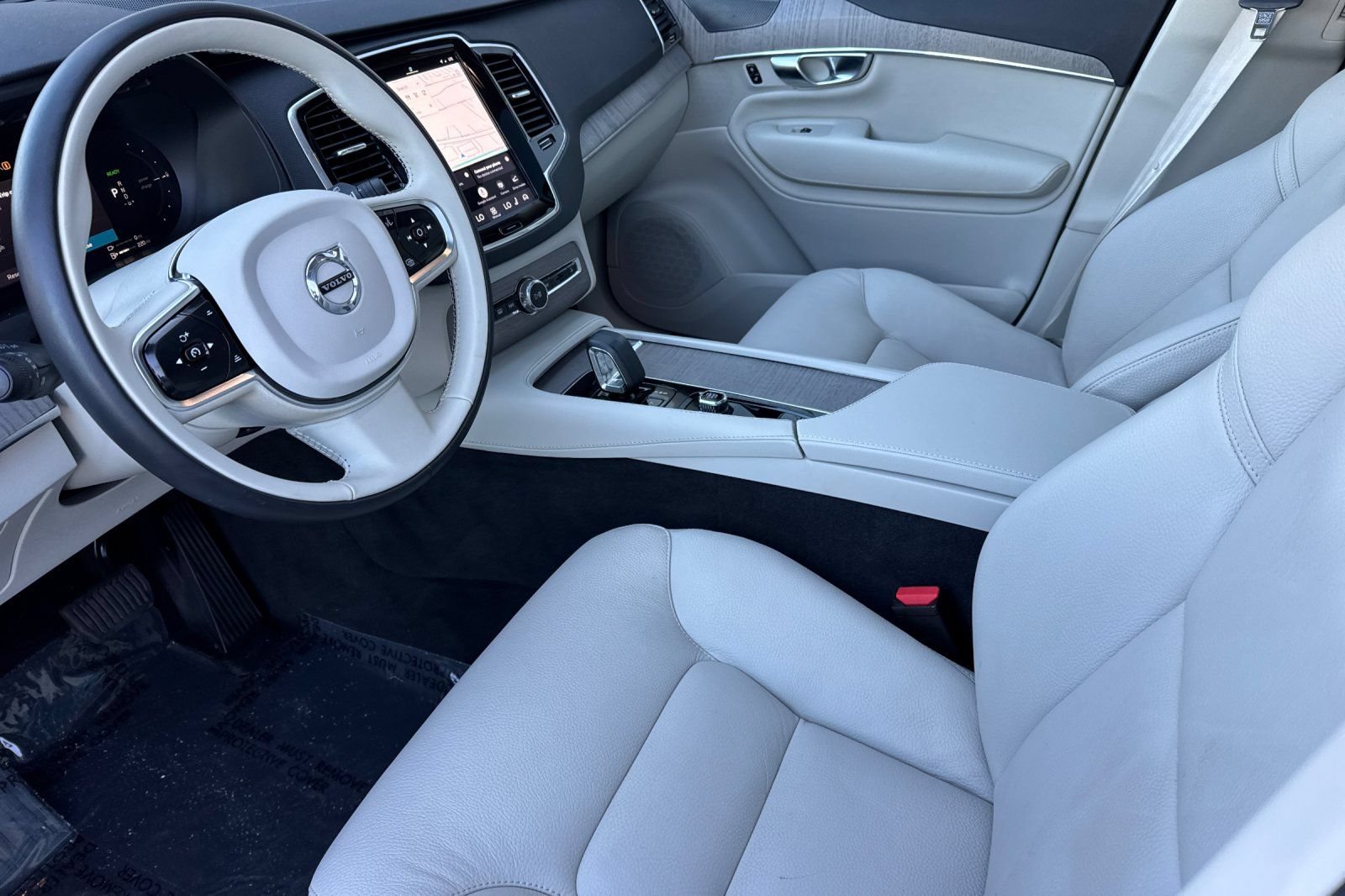 Used 2023 Volvo XC90 T8 Plus w/ Protection Package Premier AWD/4WD image 9