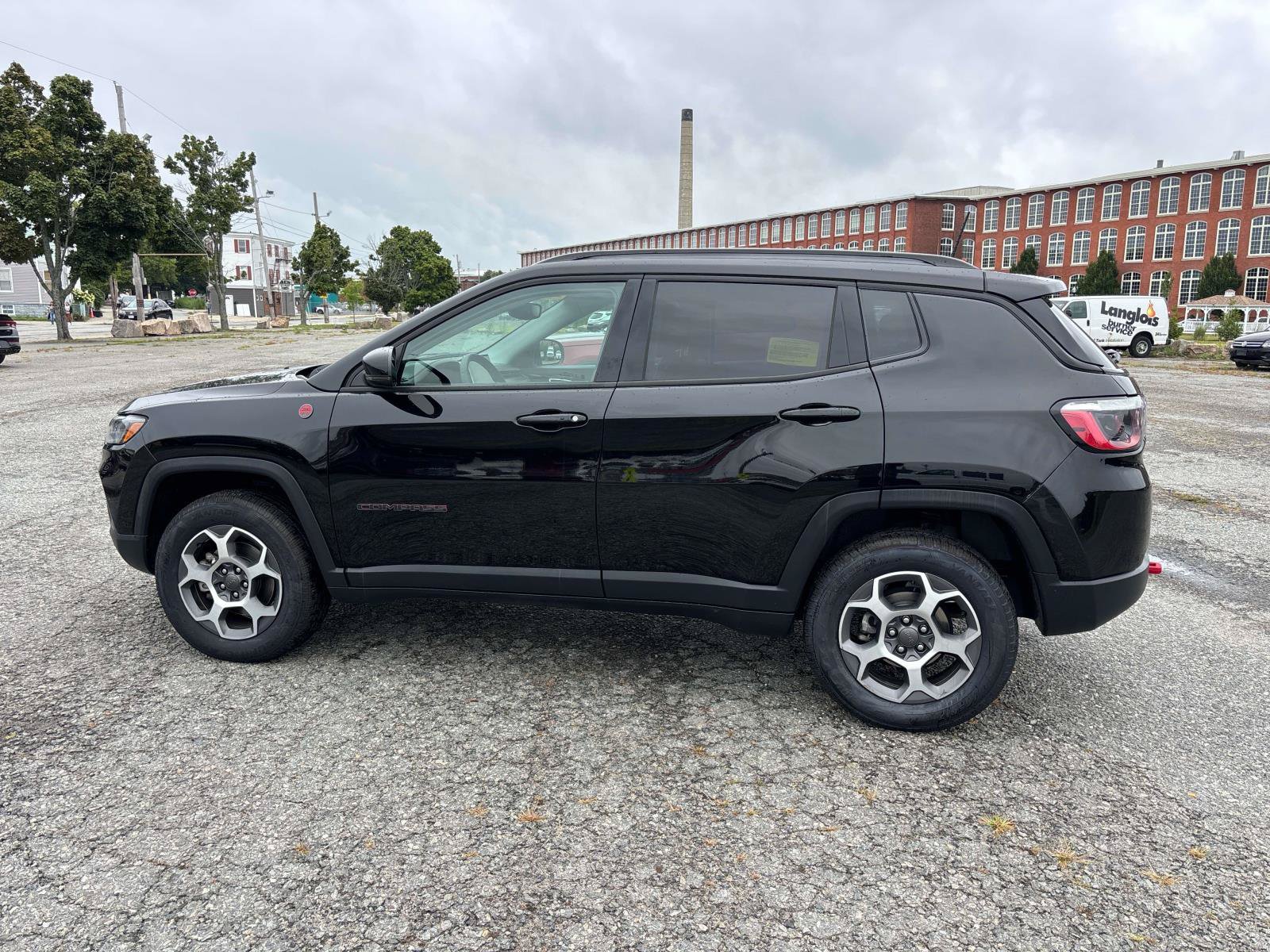 Used 2022 Jeep Compass Trailhawk AWD/4WD image 8