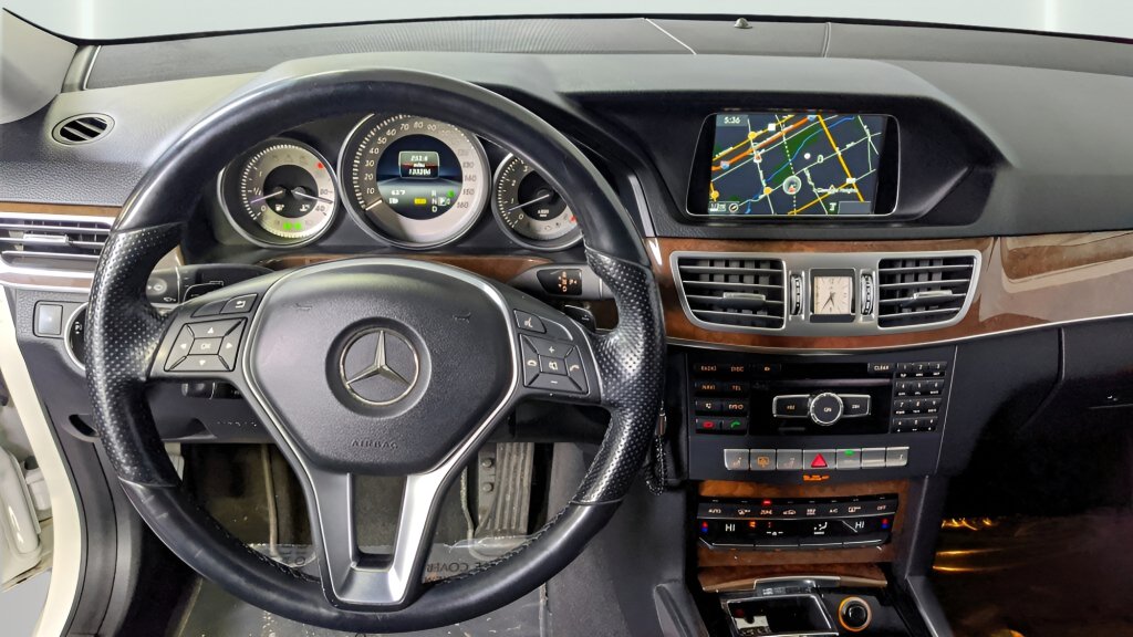 Used 2014 Mercedes-Benz E 350 4MATIC Sedan image 20