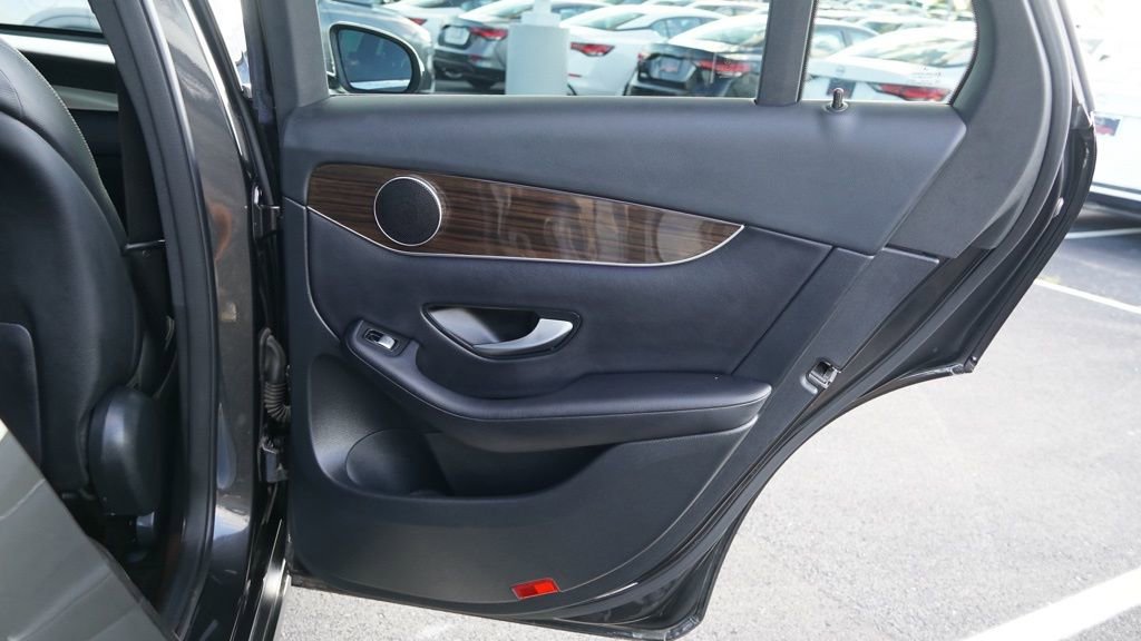 Used 2021 Mercedes-Benz GLC 300 image 20