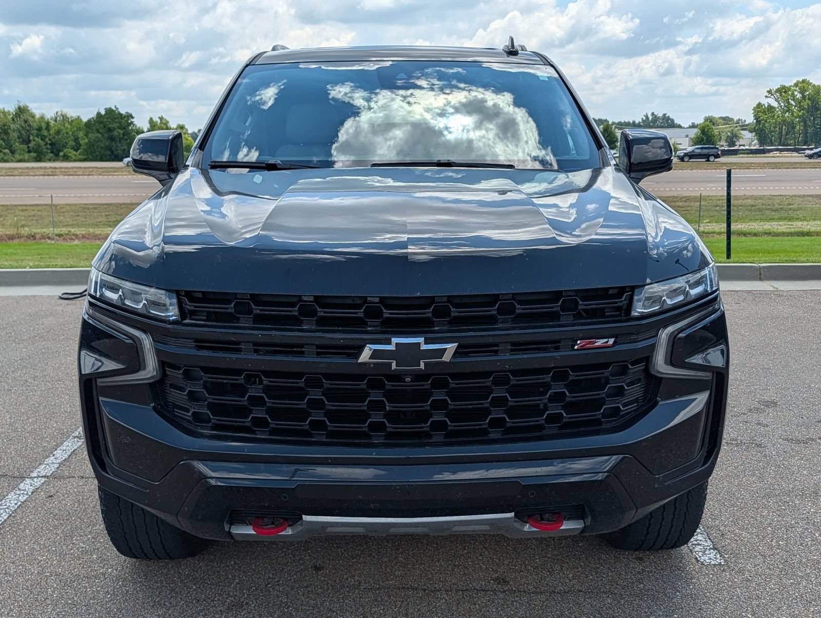 Used 2023 Chevrolet Suburban Z71 w/ Luxury Package AWD/4WD image 2