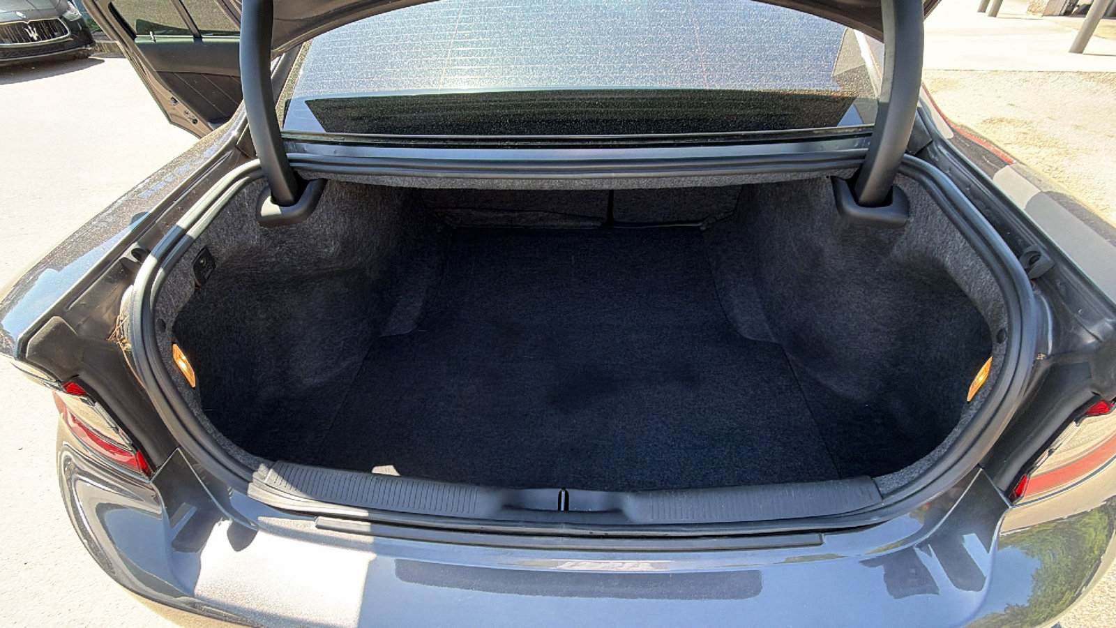 Used 2022 Dodge Charger SXT w/ Blacktop Package image 13