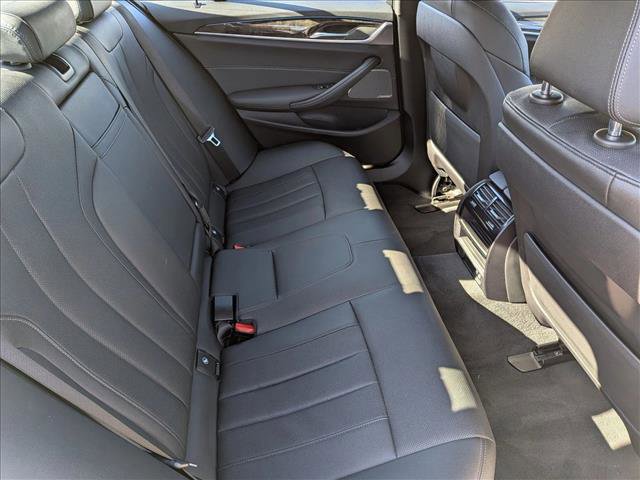 Used 2023 BMW 530e w/ Premium Package image 20