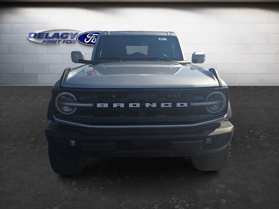 Used 2023 Ford Bronco Outer Banks w/ Sasquatch Package AWD/4WD image 12