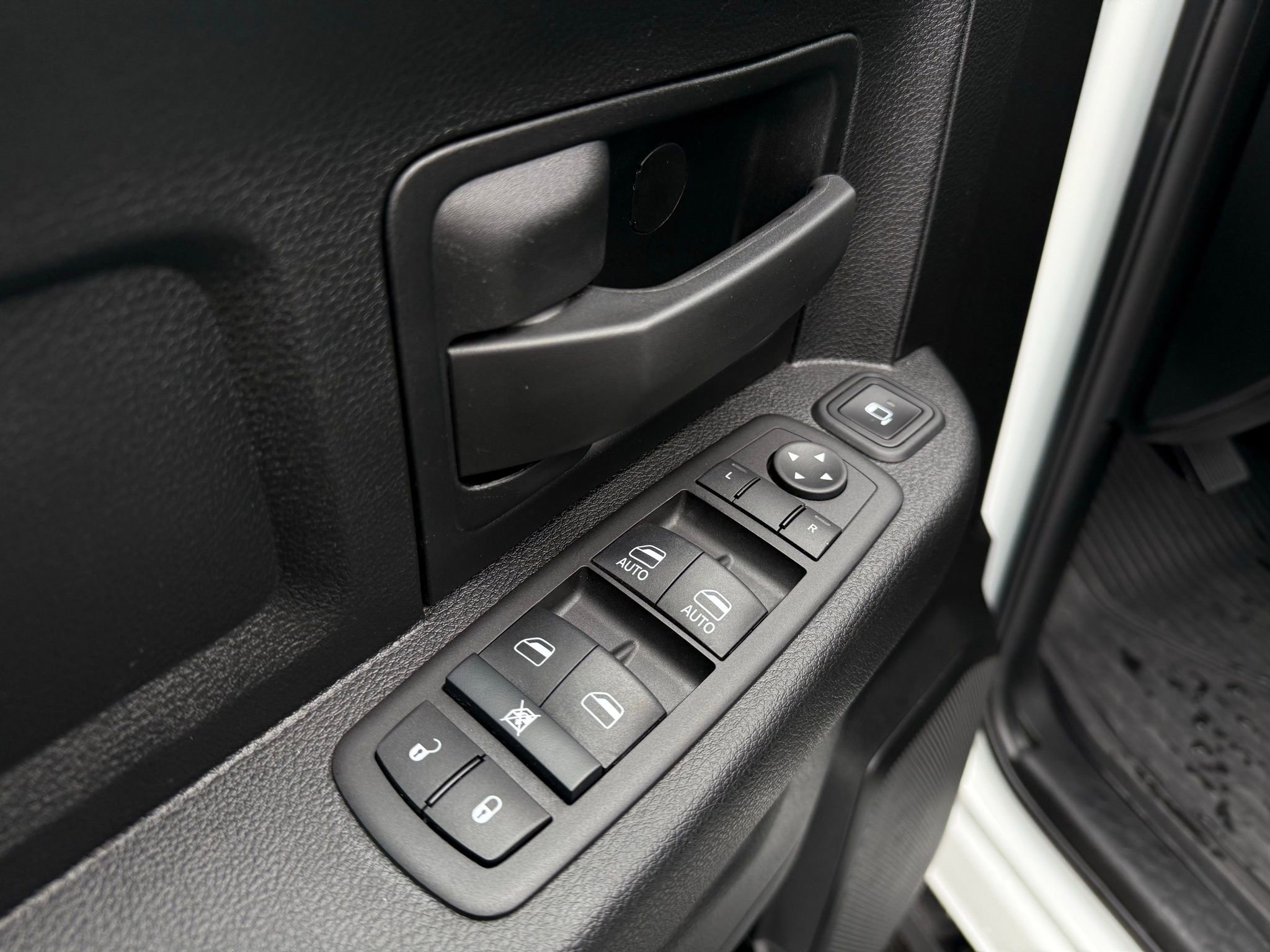 Used 2024 RAM 3500 Tradesman w/ Convenience Group image 30