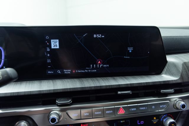 Used 2024 Kia Telluride EX w/ EX Captain's Chair Package FWD image 17