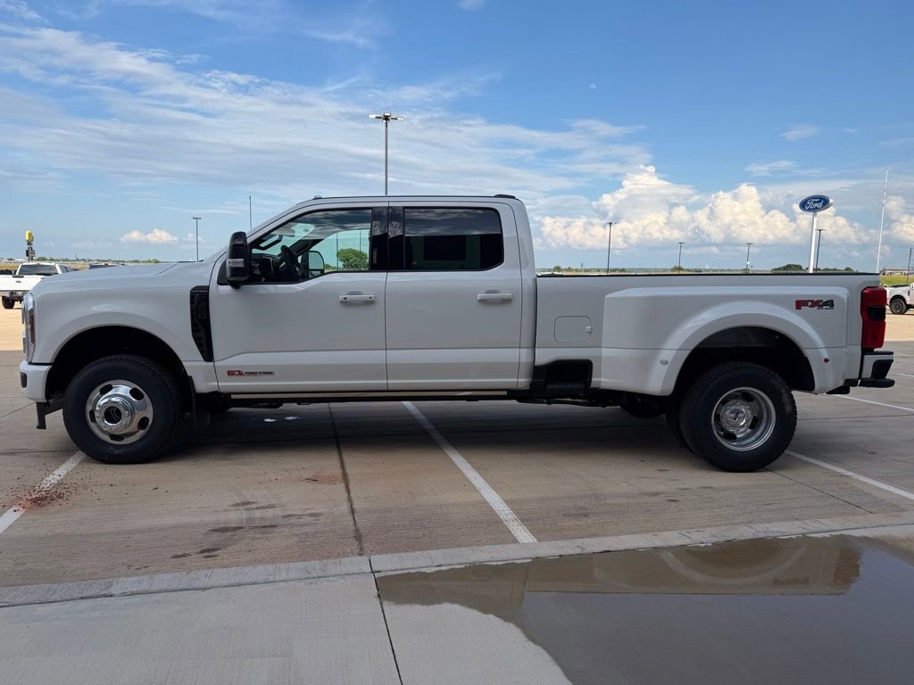 New 2026 Ford F350 Platinum AWD/4WD image 3
