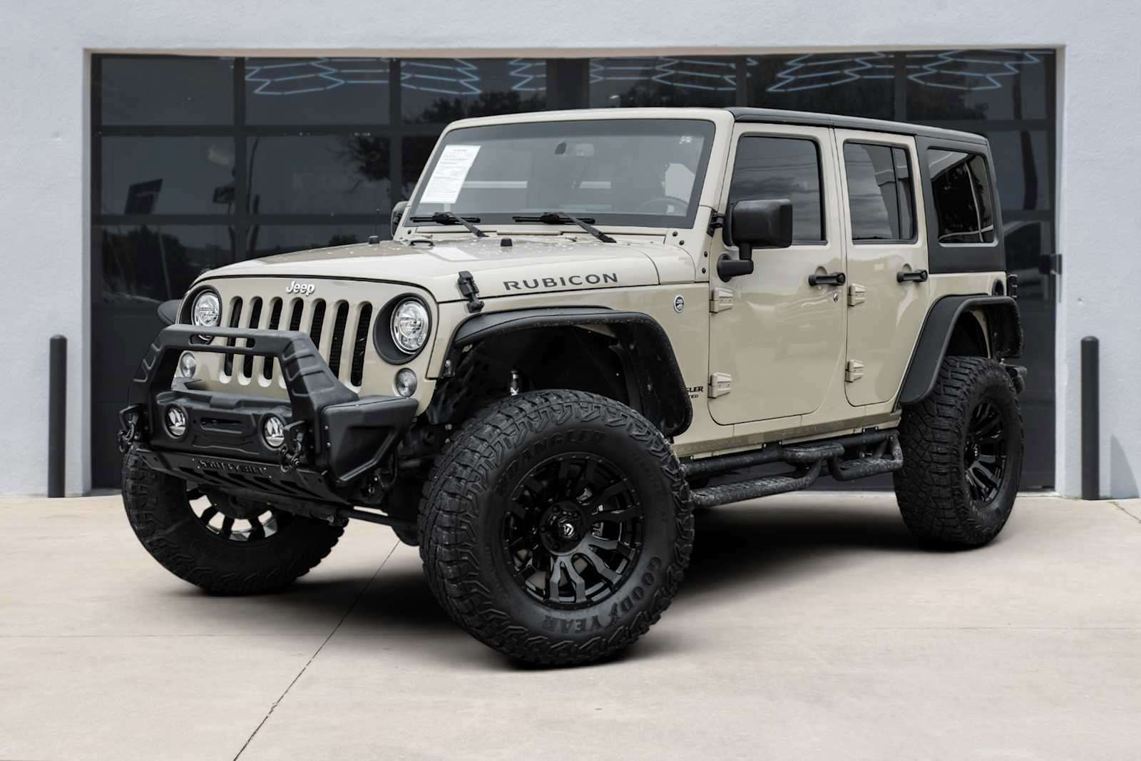 Used 2017 Jeep Wrangler Unlimited Rubicon w/ Connectivity Group AWD/4WD image 1