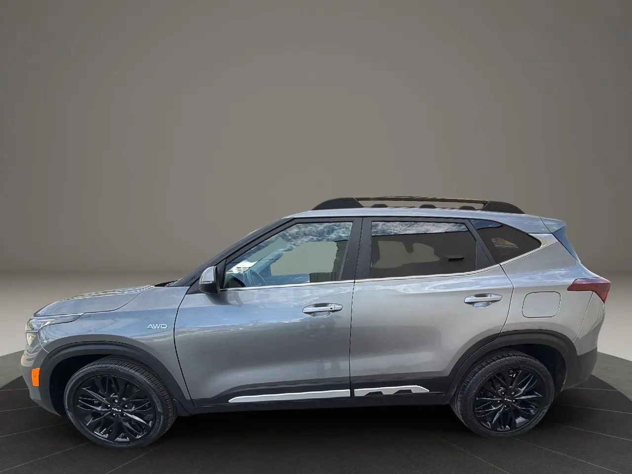 Used 2022 Kia Seltos Nightfall Edition image 8