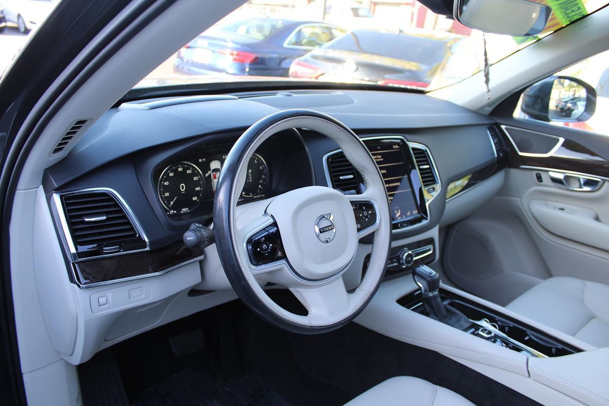 Used 2017 Volvo XC90 T6 Momentum w/ Vision Package image 21