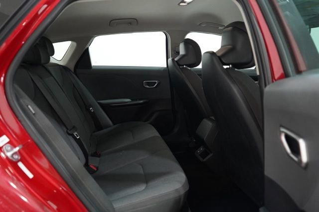 Used 2025 Kia K4 LXS image 33