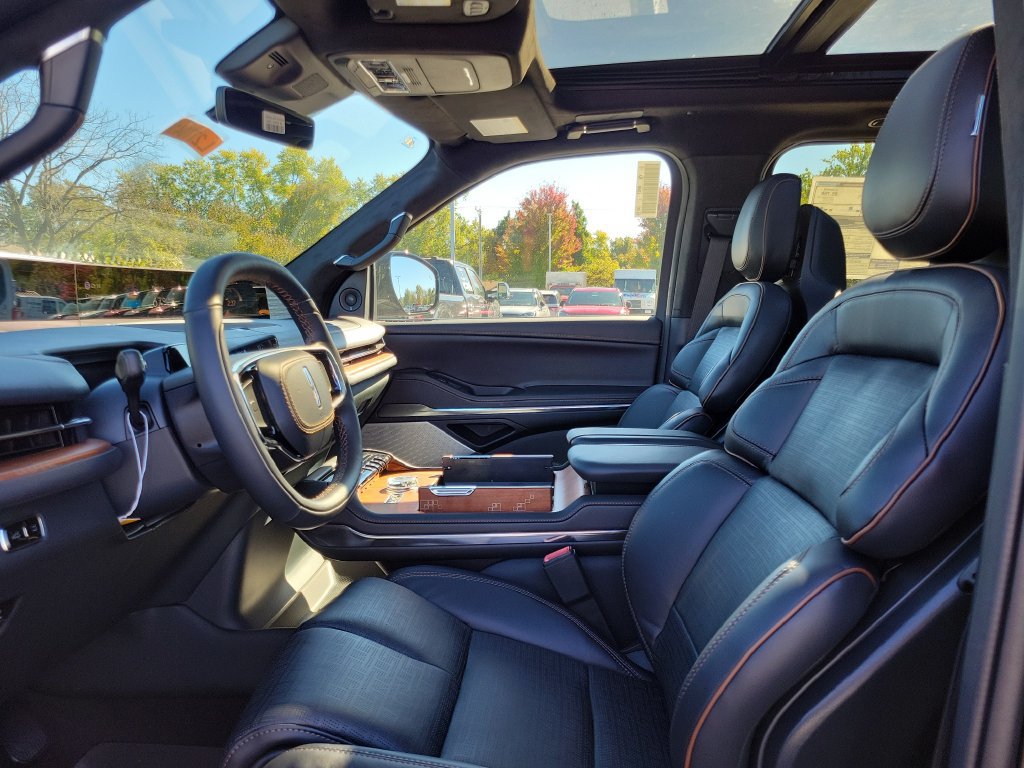 New 2027 Lincoln Navigator L Black Label AWD/4WD image 19