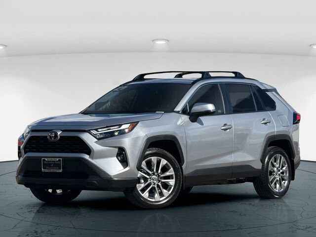 Used 2025 Toyota RAV4 XLE Premium image 2