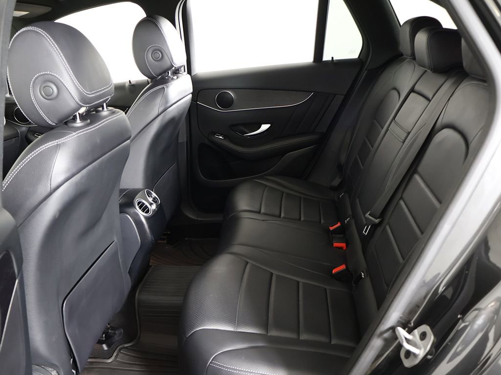 Used 2022 Mercedes-Benz GLC 300 4MATIC w/ AMG Line image 31
