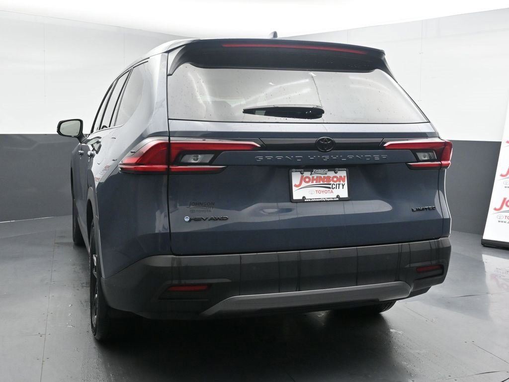 Used 2025 Toyota Grand Highlander AWD Hybrid image 6