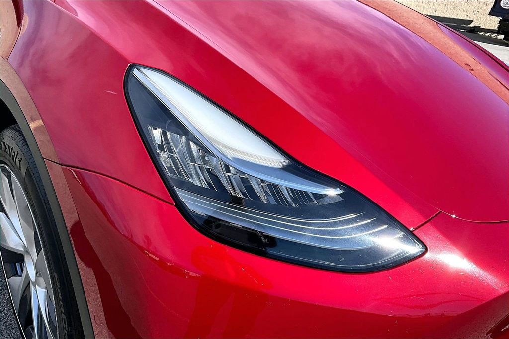 Used 2022 Tesla Model Y Long Range image 28