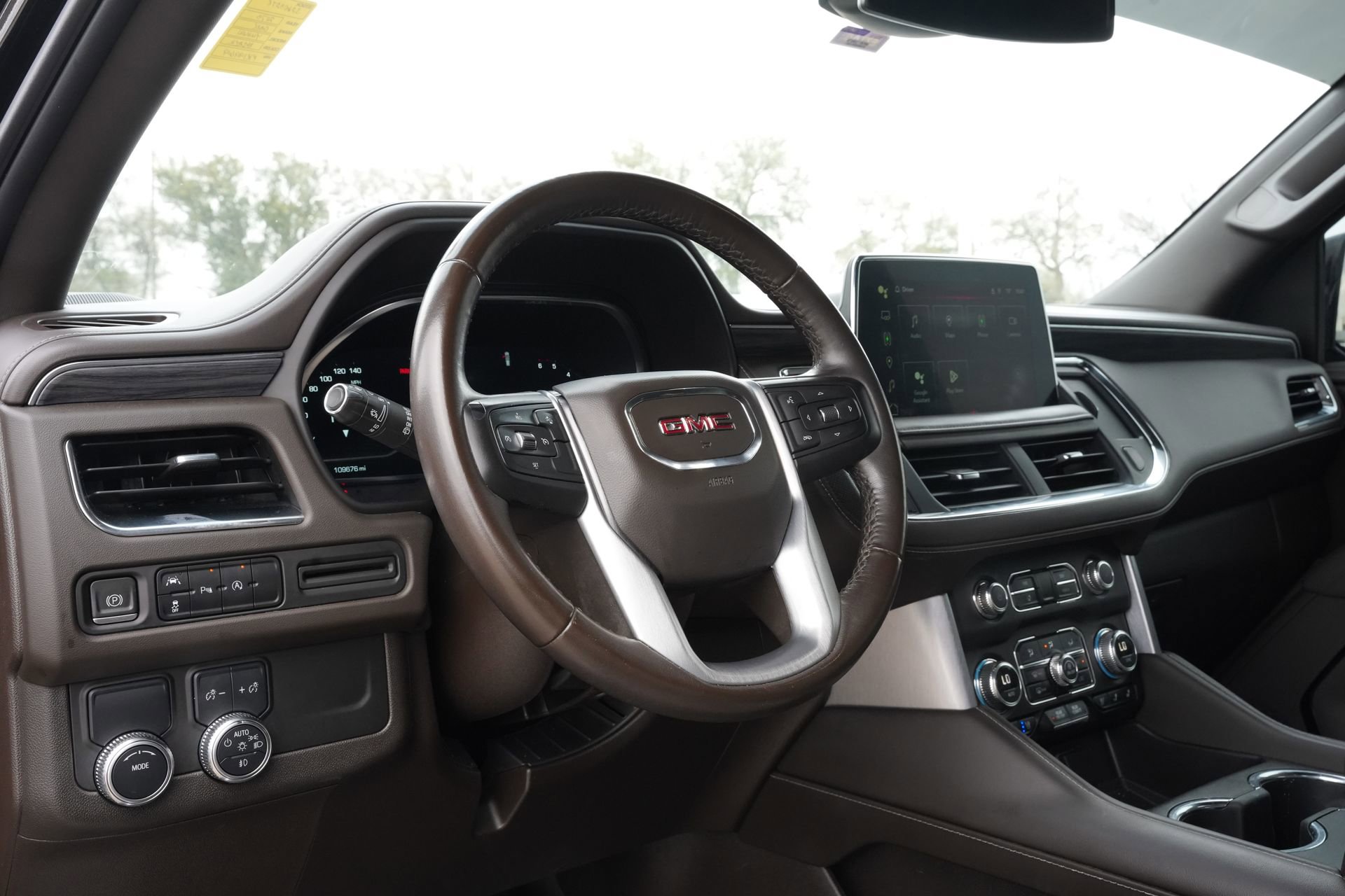 Used 2023 GMC Yukon SLT image 17