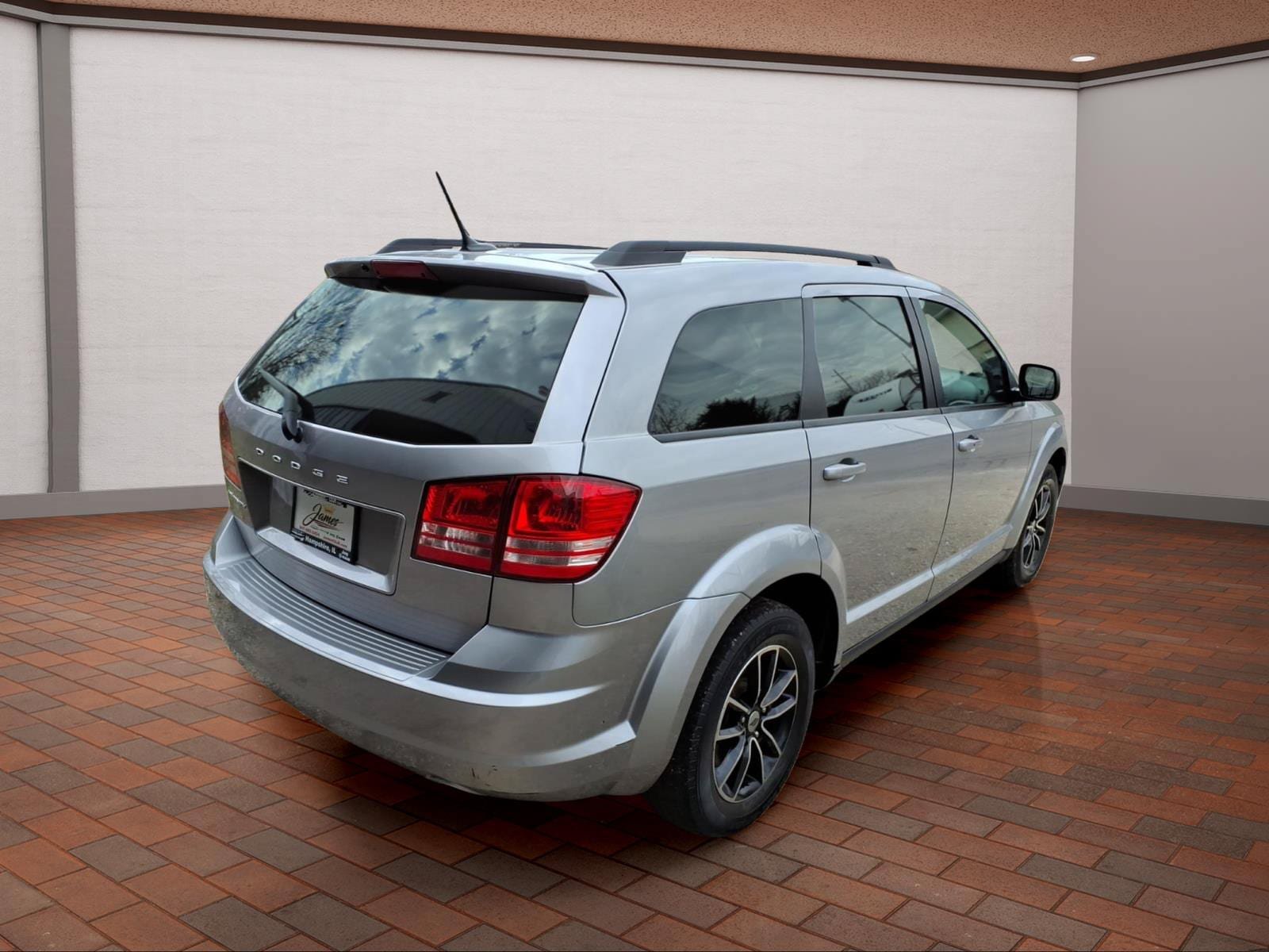 Used 2018 Dodge Journey SE w/ Blacktop Package FWD image 6