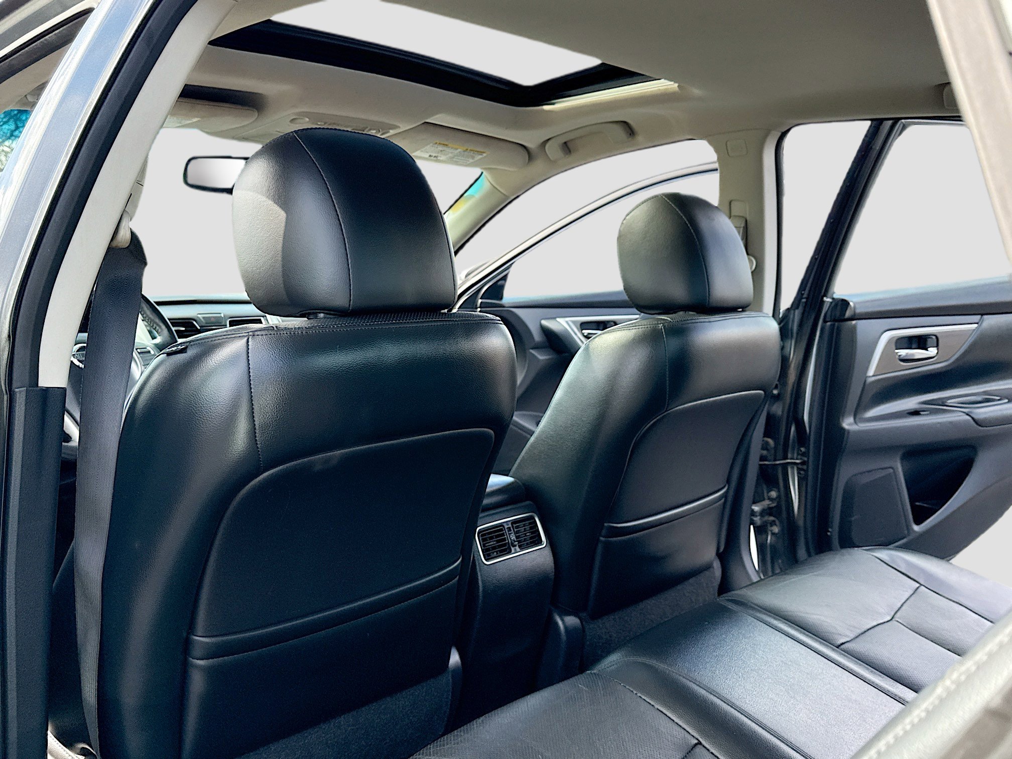 Used 2015 Nissan Altima 2.5 SL w/ Technology Package image 6