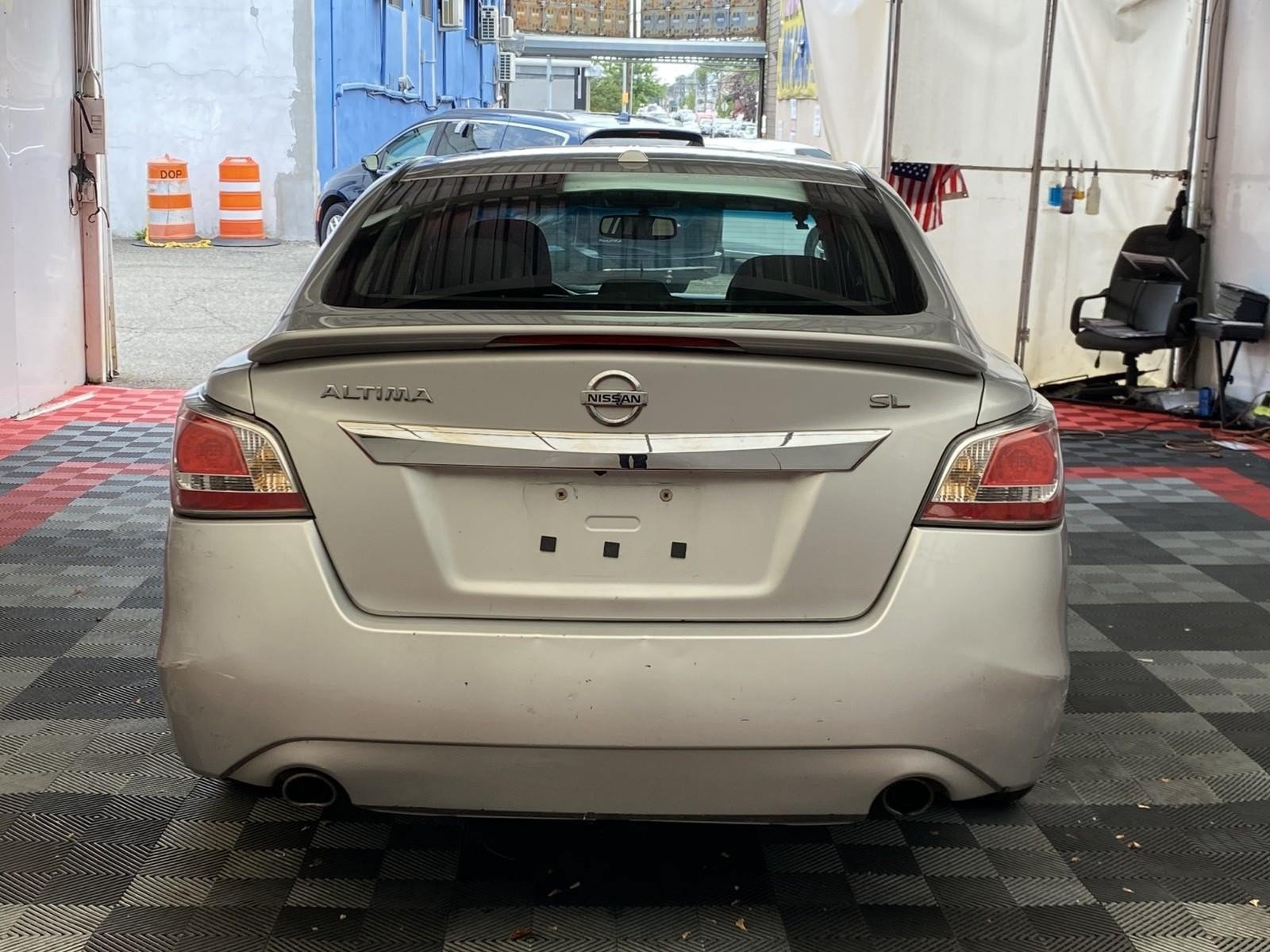 Used 2015 Nissan Altima 2.5 SL w/ Technology Package FWD image 5