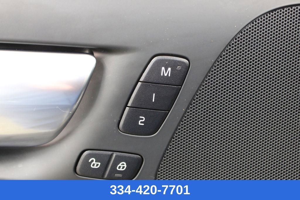 Used 2025 Volvo V60 B5 Cross Country Plus image 19