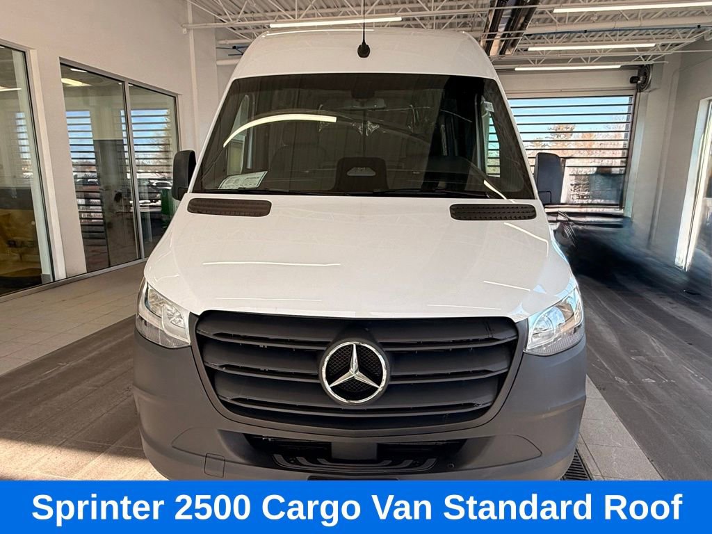 Used 2025 Mercedes-Benz Sprinter 2500 image 3