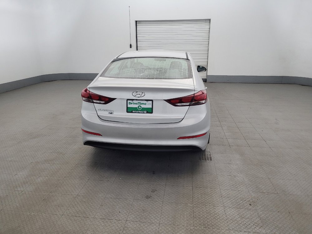 Used 2018 Hyundai Elantra SE w/ Winter Weather Package FWD image 7
