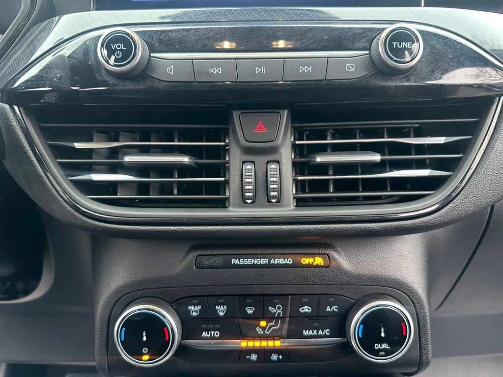 Used 2025 Ford Escape ST-Line image 18