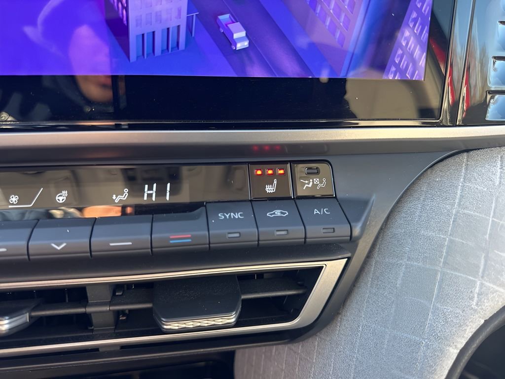 Used 2025 Toyota Camry XLE image 21