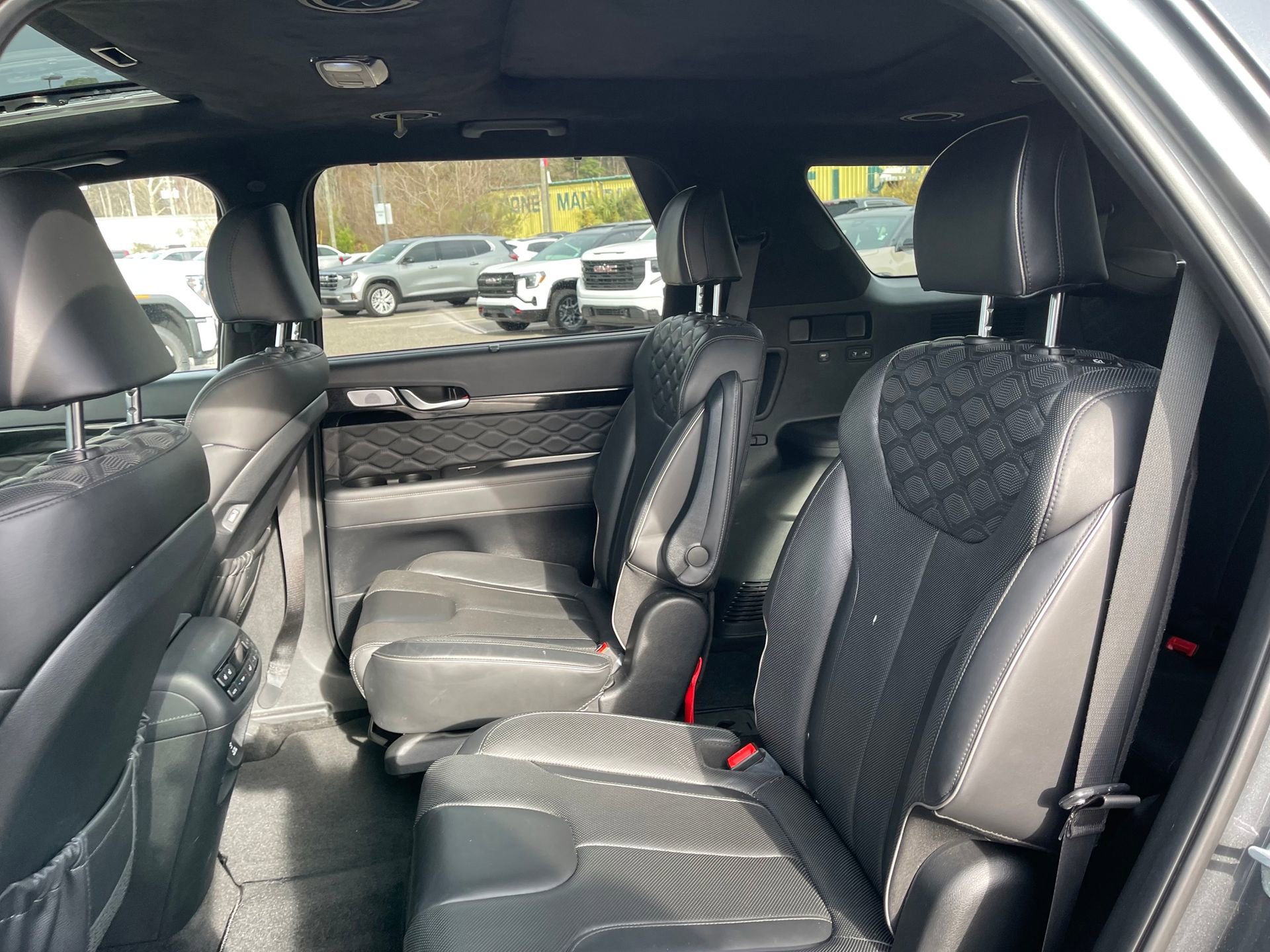 Used 2022 Hyundai Palisade Calligraphy image 22