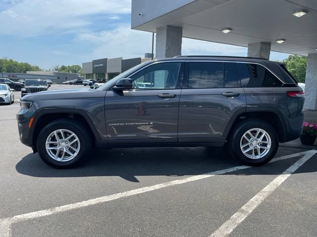 Used 2025 Jeep Grand Cherokee Laredo X AWD/4WD image 8