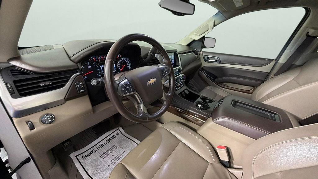 Used 2019 Chevrolet Suburban LT w/ Luxury Package RWD image 18