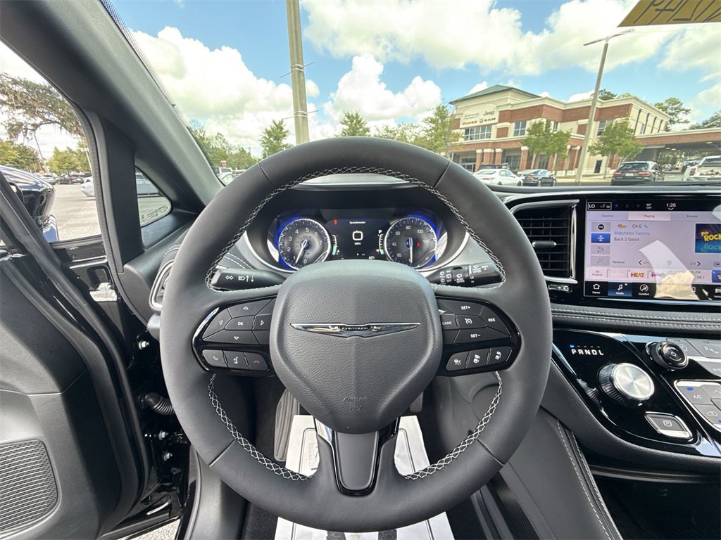 New 2026 Chrysler Pacifica Limited w/ S Appearance Package image 13